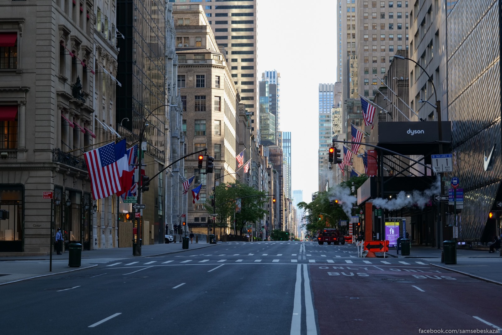 New york gone. 5 Авеню Нью-Йорк. 5 Авеню улица в Нью-Йорке. Мэдисон Авеню Нью-Йорк. 890 Пятое Авеню, Манхэттен, Нью-Йорк..