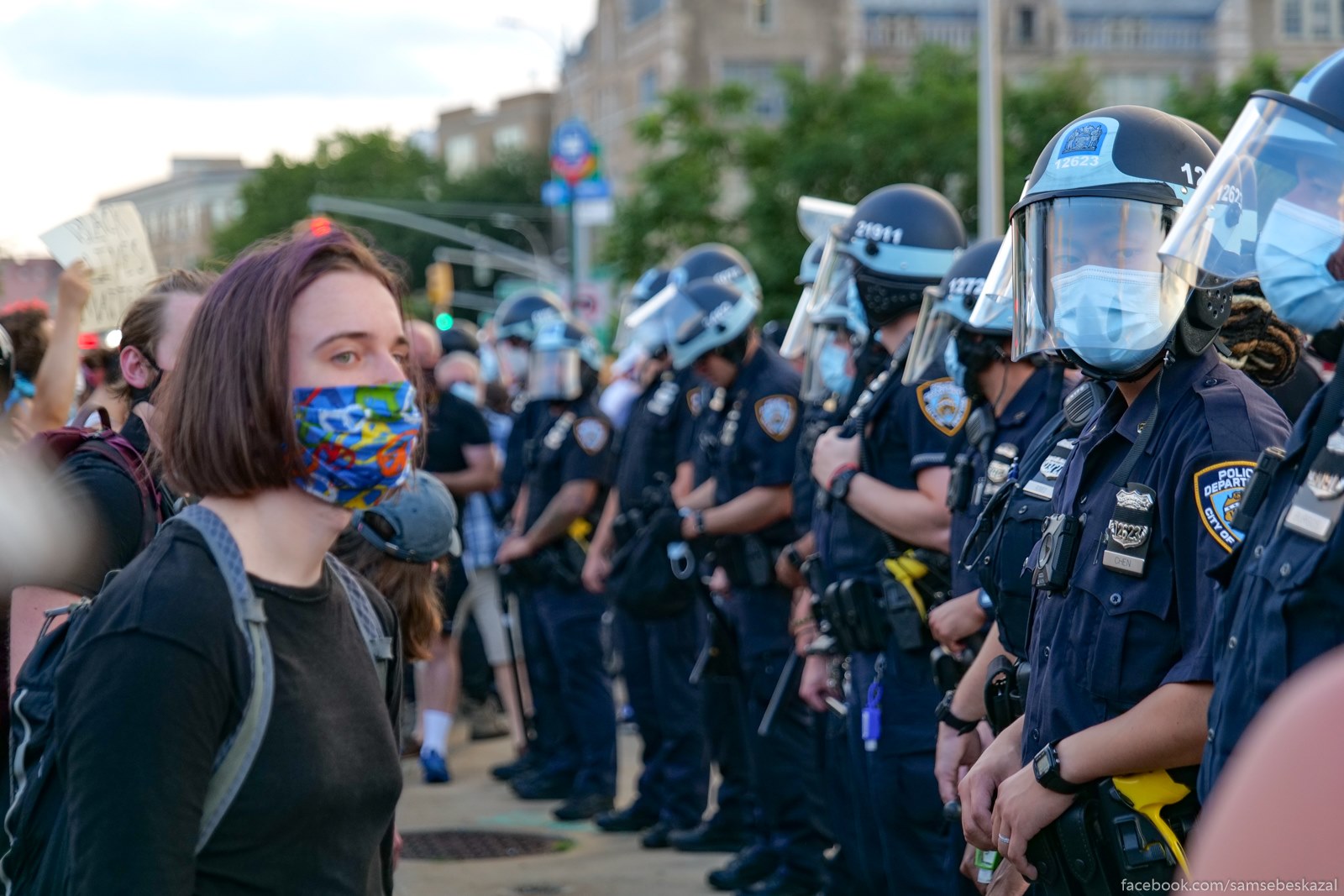 Синий против. Против черных. Синие против черных. Отдел воздушной поддержки полиции США.